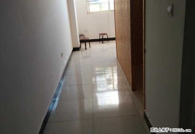 双桥花园对面蓝天大厦5楼有单身公寓带床、橱柜、热水器便宜出租 - 房屋出租 - 房屋租售 - 文山分类信息 - 文山28生活网 ws.28life.com