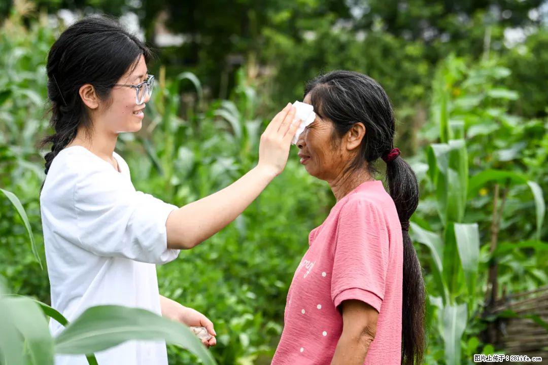 全网追的“扁担女孩”，找了一份暑假工，时薪12元 - 文山生活资讯 - 文山28生活网 ws.28life.com
